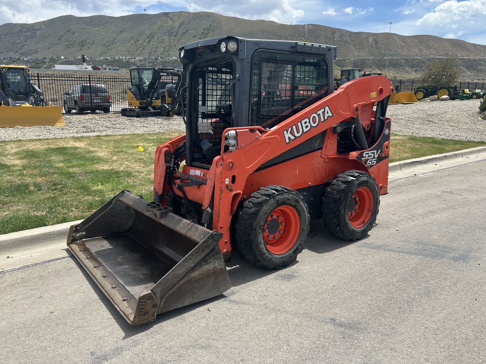 Used 2020 KUBOTA SS65 SKID STEER