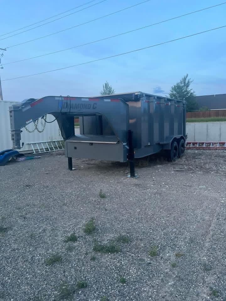2023 Diamond C dump