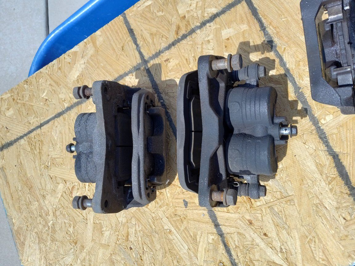 4   brake calipers for Subaru