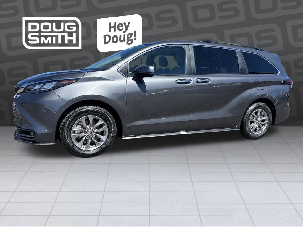 2025 Toyota Sienna XLE 8-Passenger