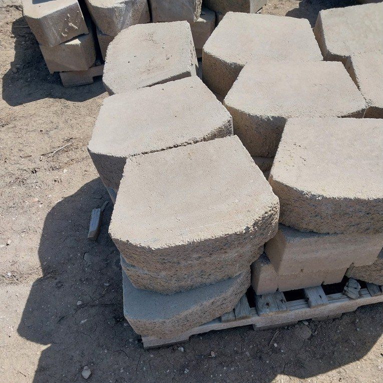 Concrete Retaining wall blocks