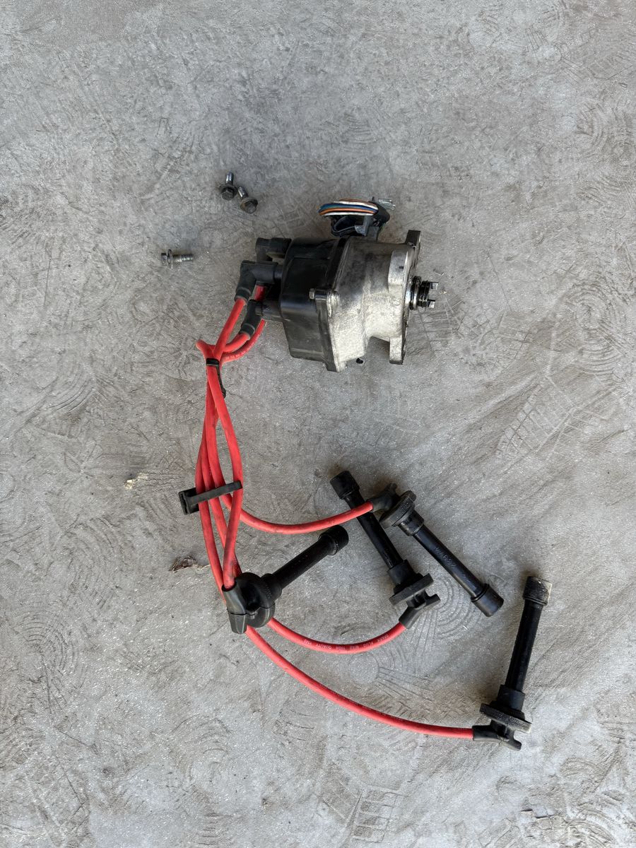 D16Y7 DISTRIBUTOR + SPARK PLUG WIRES