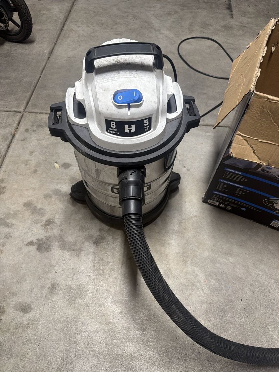 HART 6 Gallon 5 Peak HP Stainless Steel Wet/Dry Vacuum