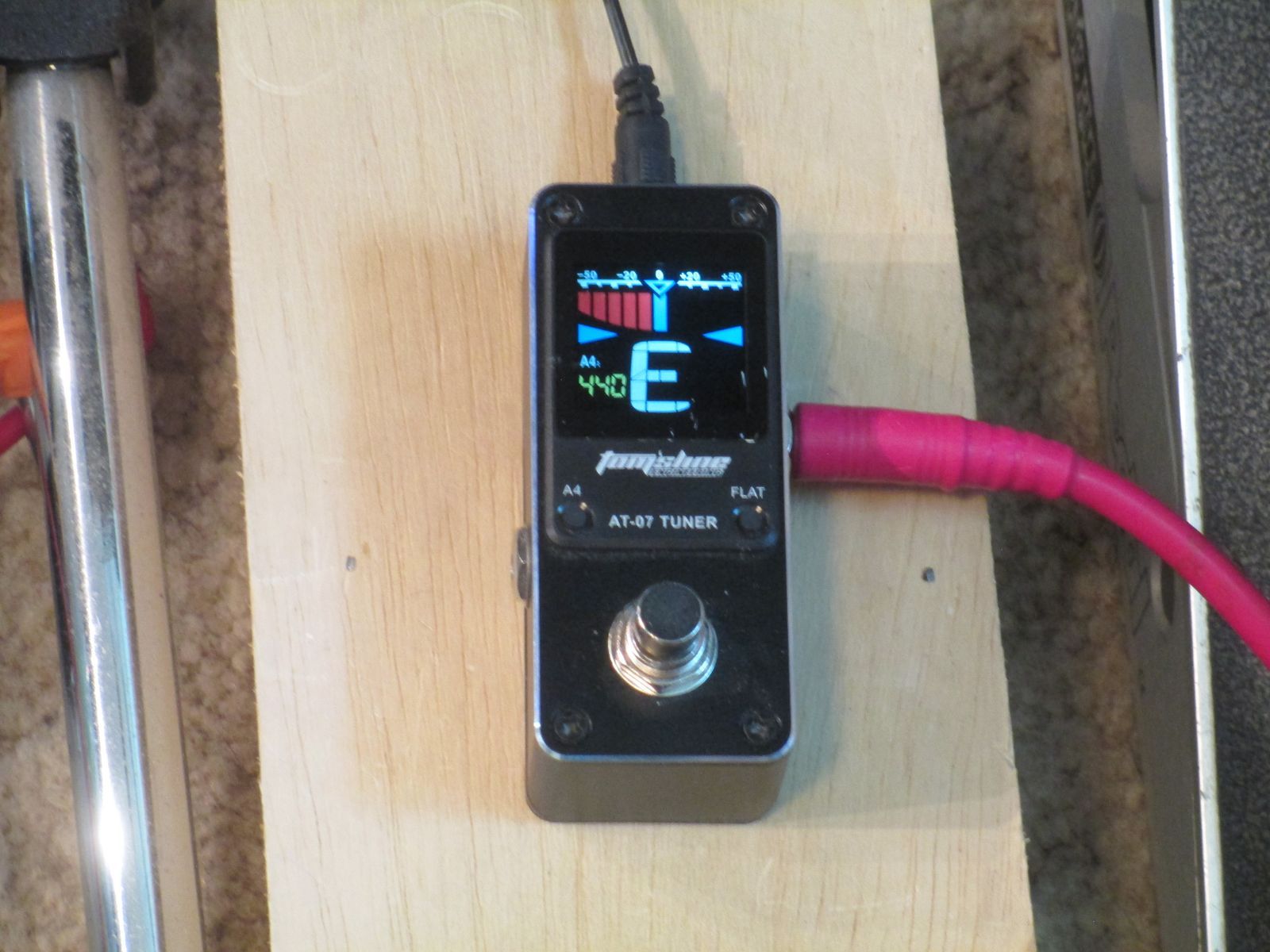 TOM'S LINE GUITAR TUNER