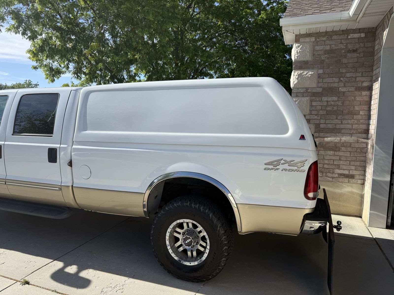 LEER White Truck Cap Camper Shell for Ford F-350 Super Duty Long Bed, Insulated Interior