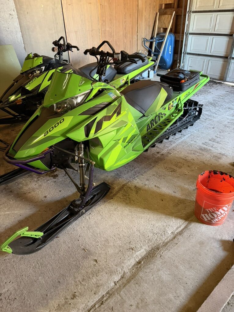 2016 Arctic Cat M8000