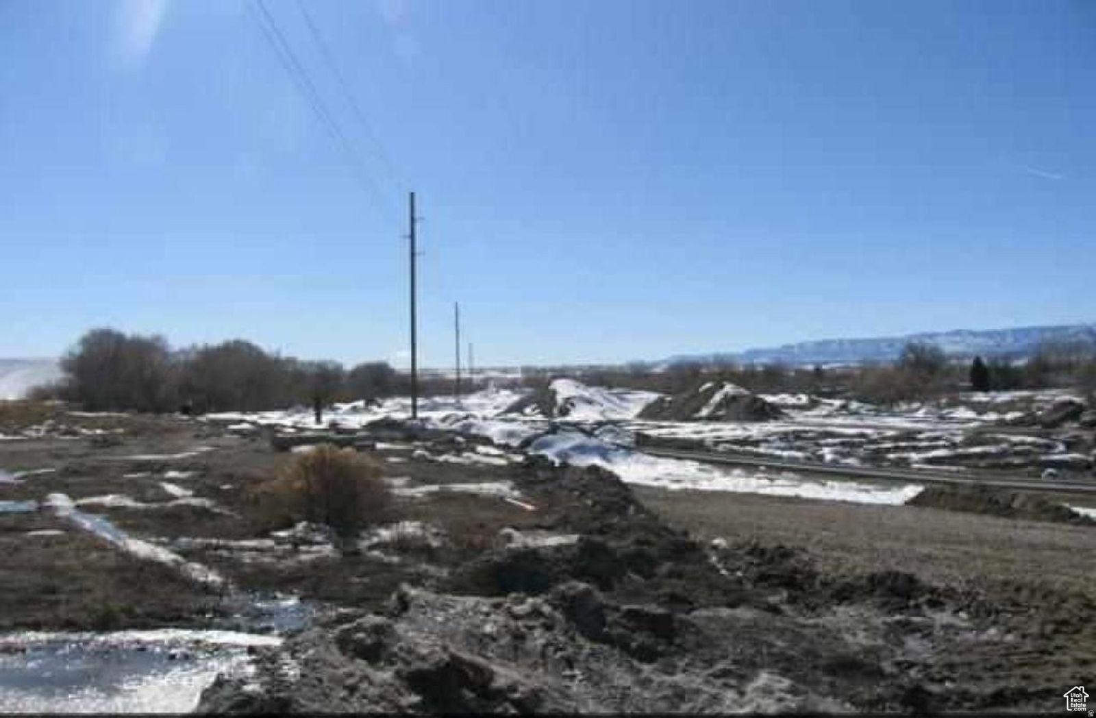 Lot available on Main St. !
