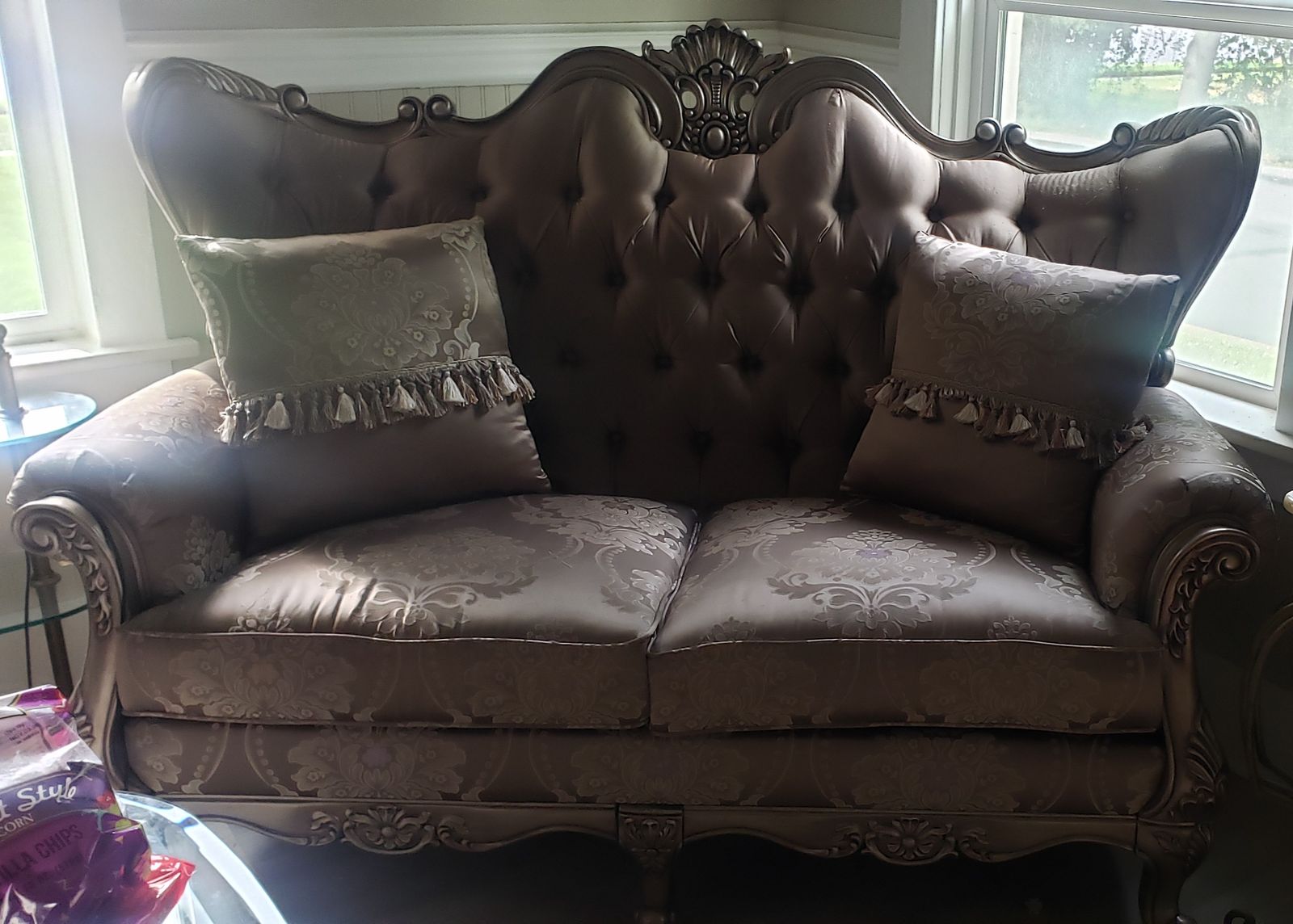 Loveseat 