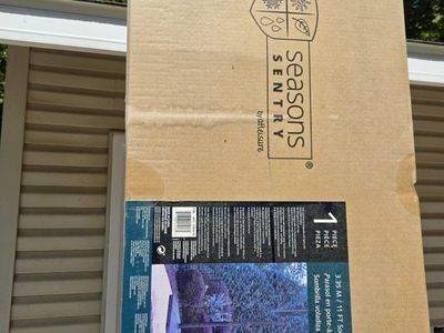11 ft Cantilever Unbrella with solar lights and base