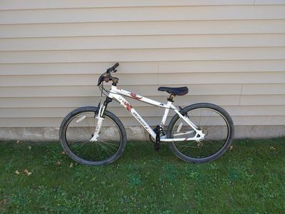 Specialized Myka Sport 26" Mountain Bike with Front Shocks