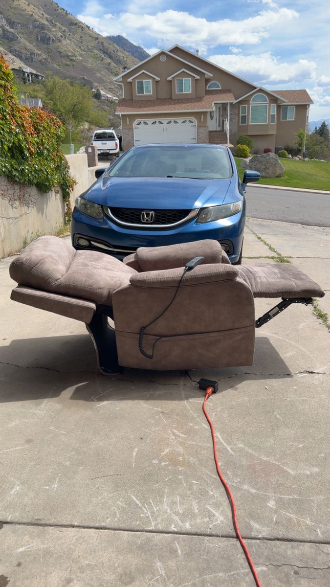 Dual motor Power lift chair with heat and massage
