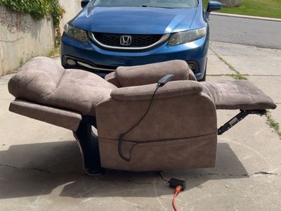 Dual motor Power lift chair with heat and massage