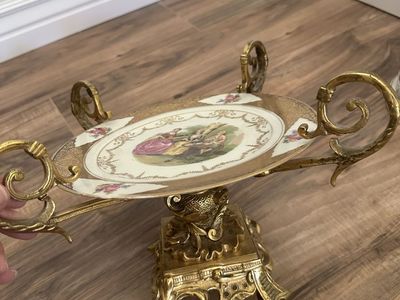 Old English collectibles / art / sculptures