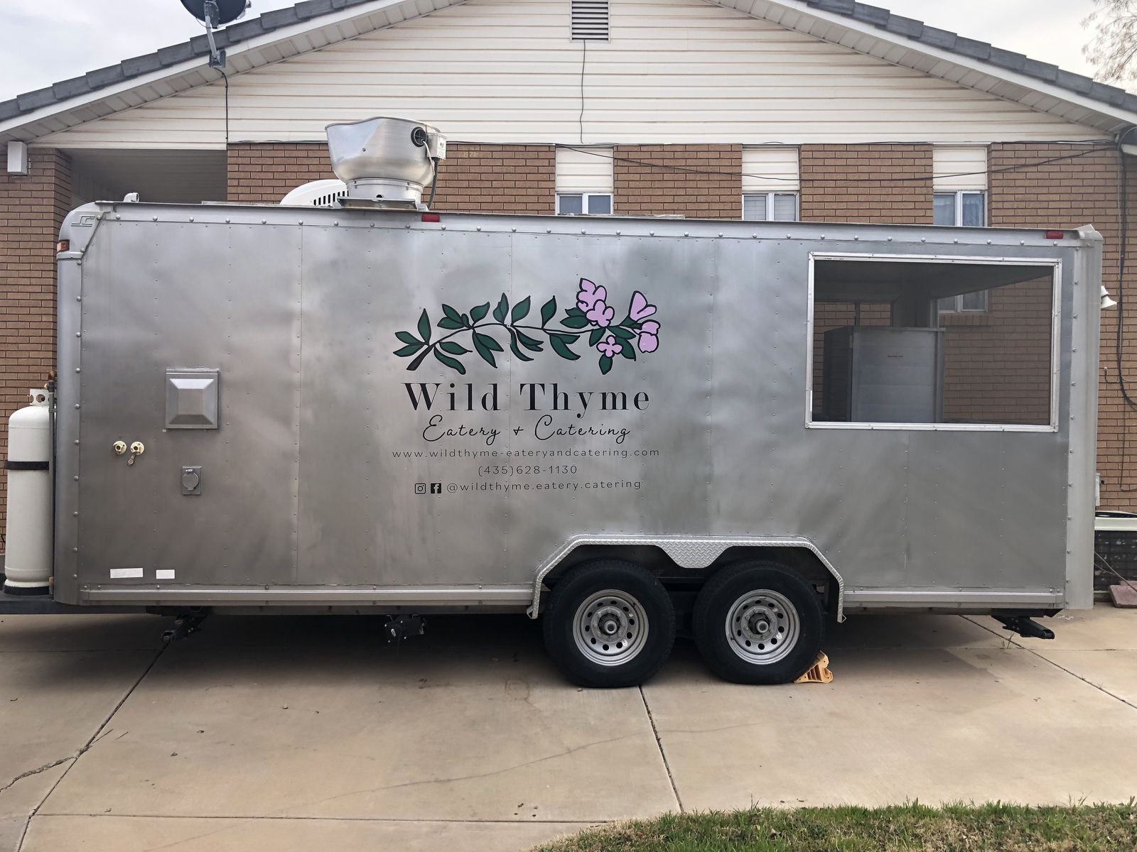 2018 25 Foot Food Trailer for Sale - $38,000 for Trailer $53,000 for Trailer and 1999 Ford F350 Super Duty with 140,000 miles