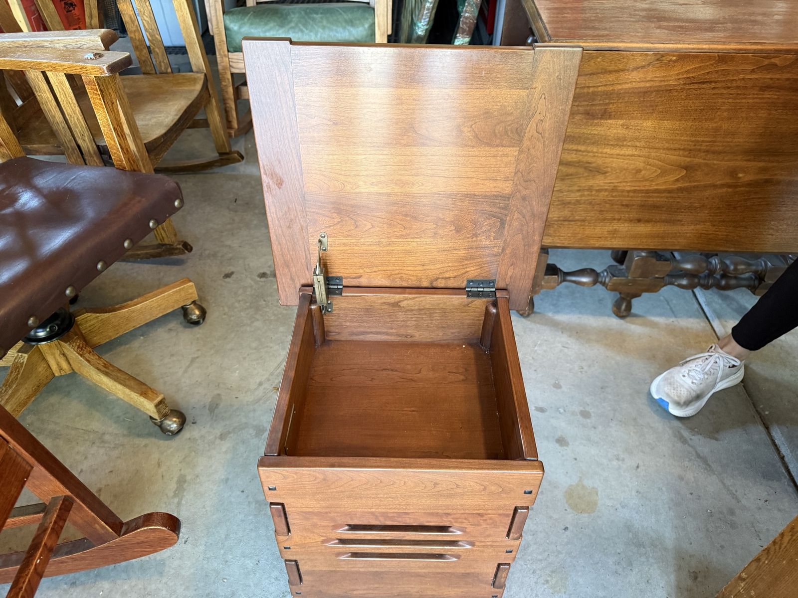 Main image 3