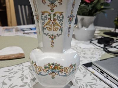 Aynsley Henley Fine Bone China Made in England Hexagonal Floral Vase