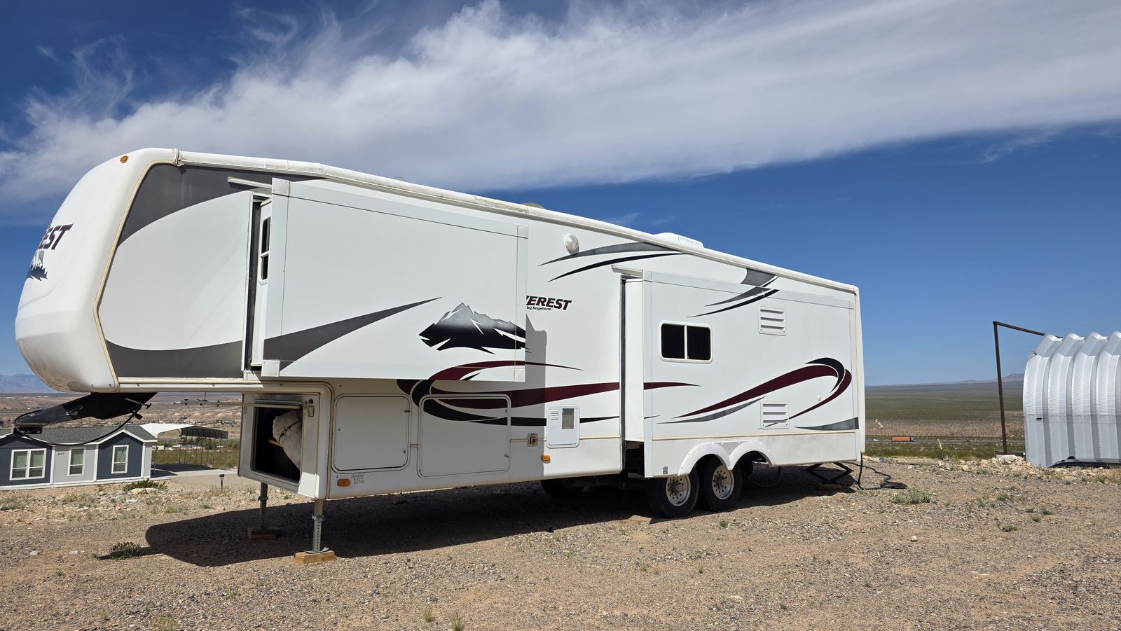 2006 Keystone Everest Fifth wheel