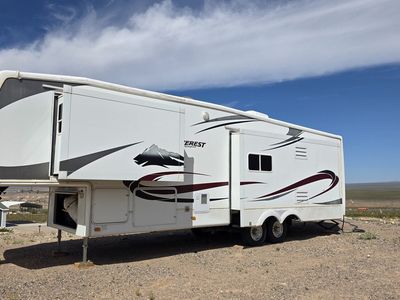 2006 Keystone Everest Fifth wheel