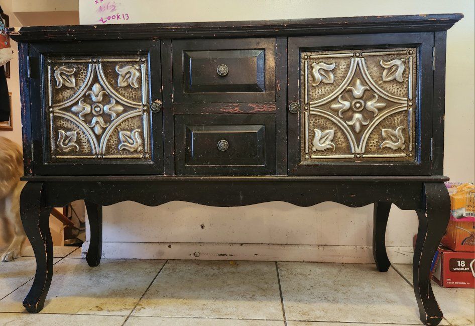 Vintage Distressed Accent Cabinet / Sideboard