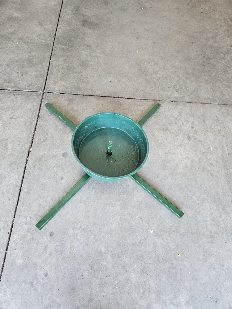 Green Metal Christmas Tree Stand - Holds Live Trees Securely
