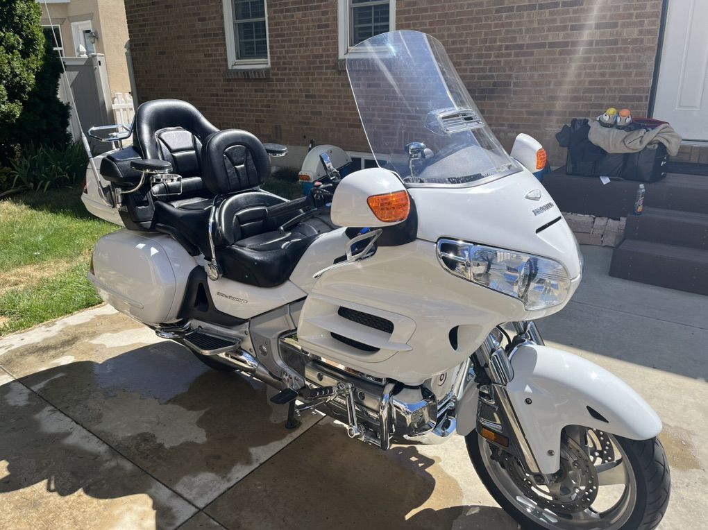 05 Honda Goldwing