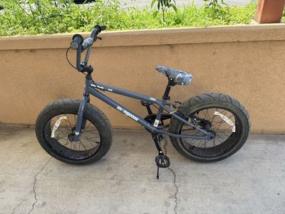 20” Mongoose BMaX All-Terrain Fat Tire mountain bike, black/Gray