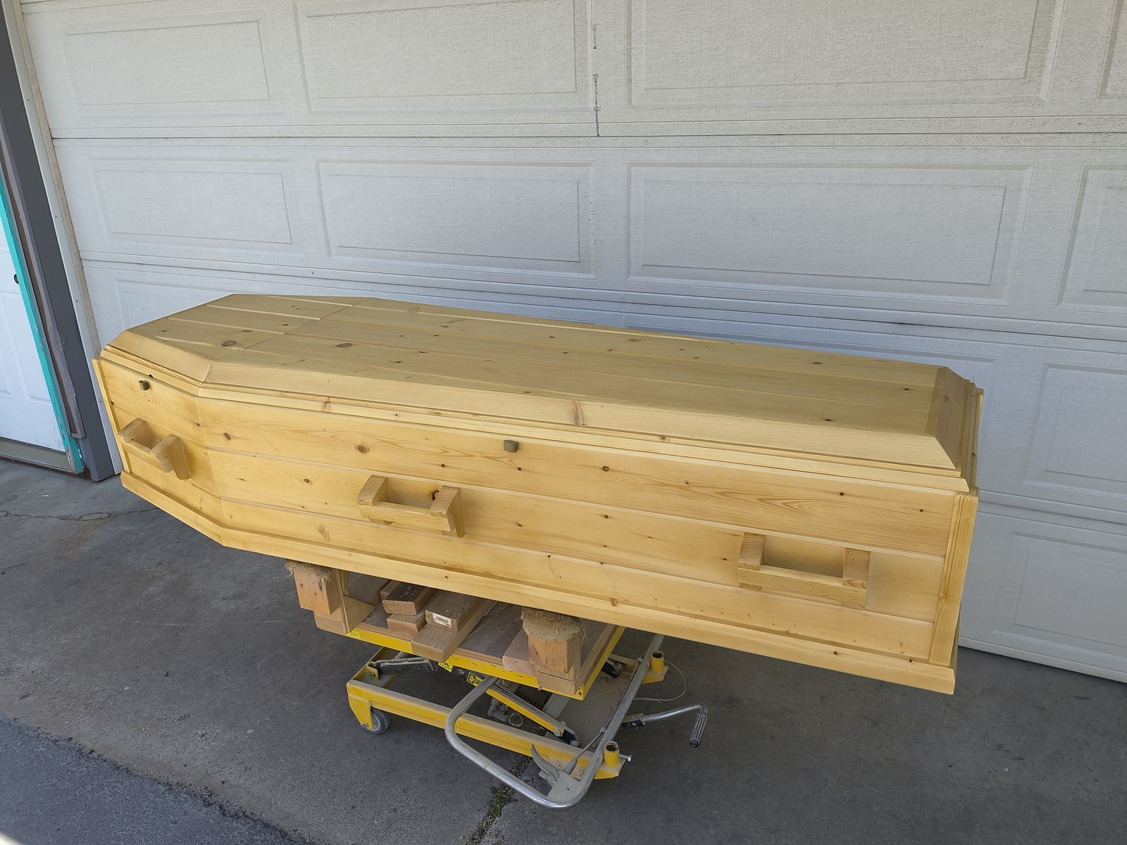 Casket/Coffin