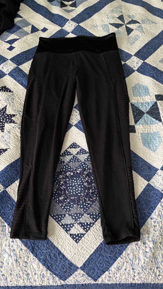 Black leggings