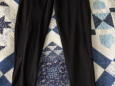 Black leggings