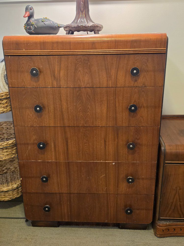 Vintage 5-Drawer Dresser – Classic Mid-Century Charm