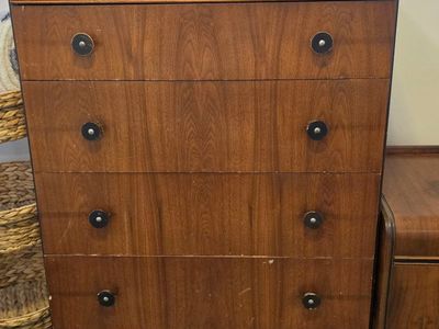 Vintage 5-Drawer Dresser – Classic Mid-Century Charm