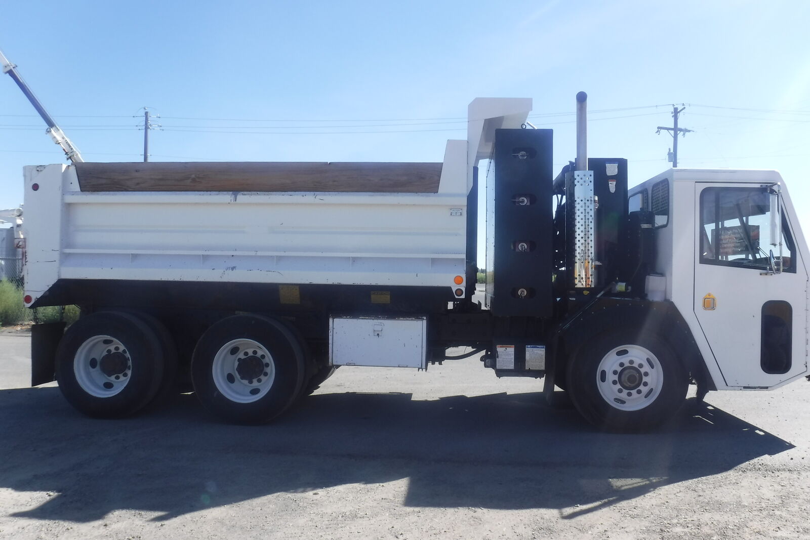 2007 CCC low entry tandem axle dump truck. CNG