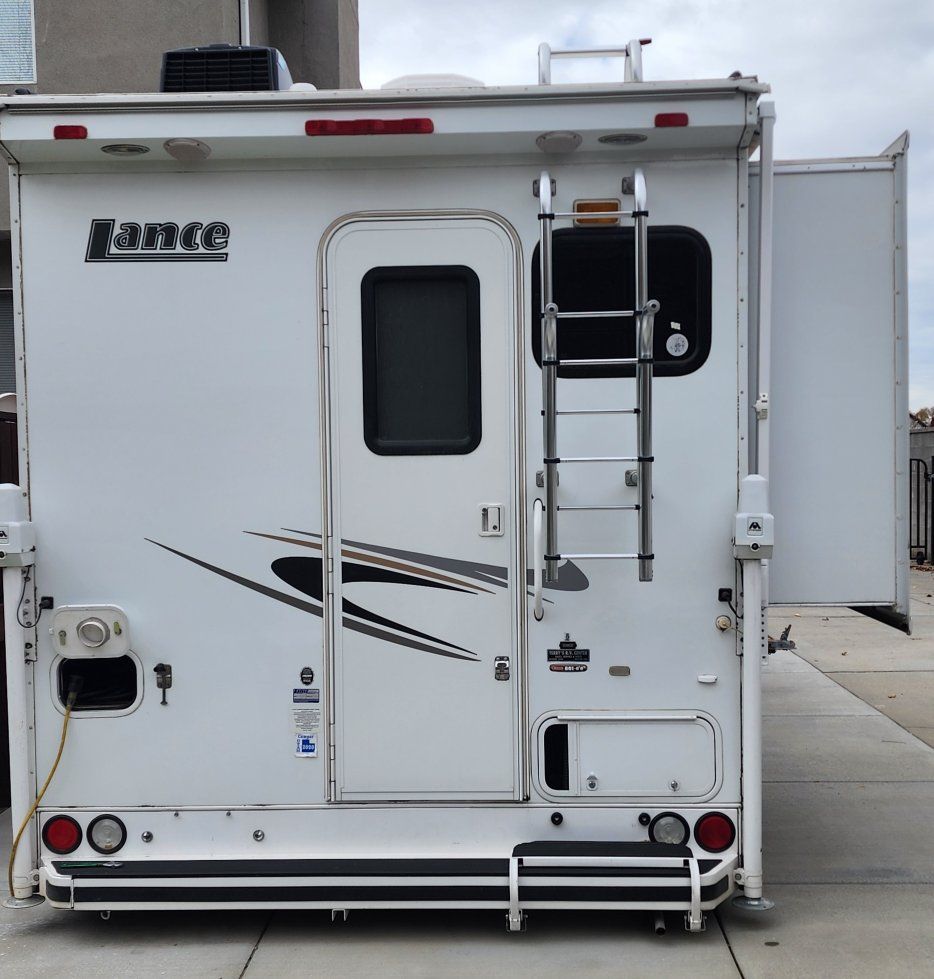 2009 LANCE 861