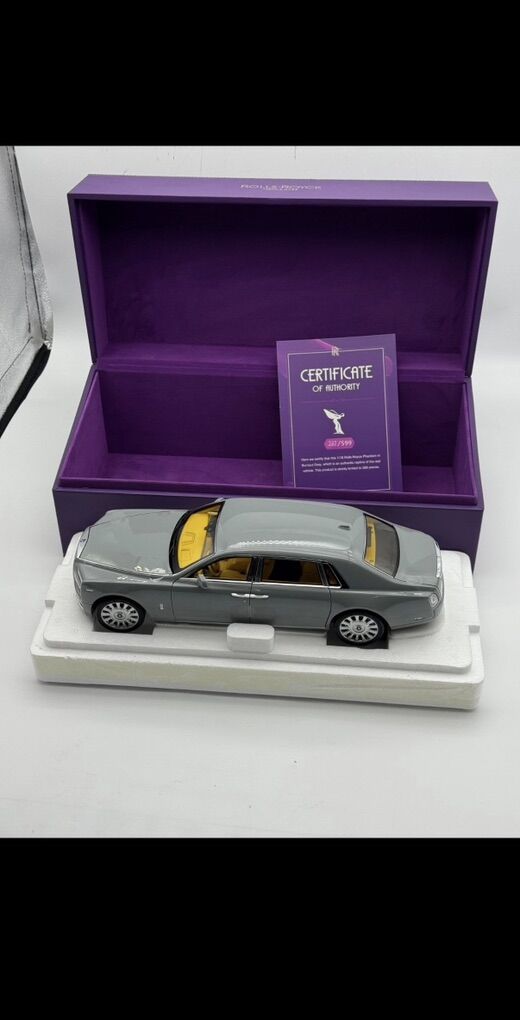 1/18 Rolls Royce Phantom VIII Grey Diecast Model