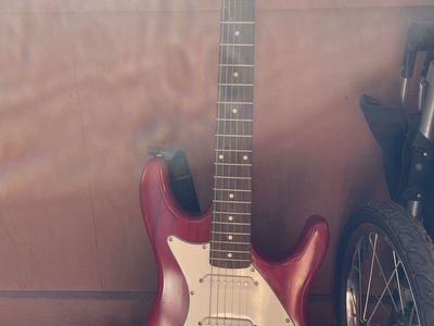 Assassin GE39 Red Guitar with Amplifier