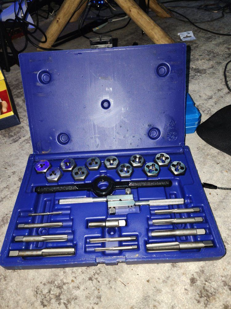 Tap and Die Tool Set with Storage Case