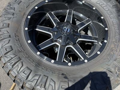 Nitto Ridge Grappler with Fuel Rims