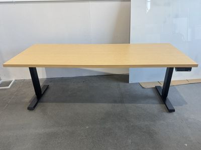 Friant Sit Stand Desk