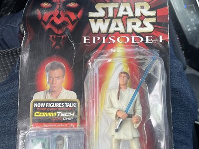 Star Wars Episode I Obi-Wan Kenobi (Jedi Duel) Action Figure with Lightsaber & CommTech Chip