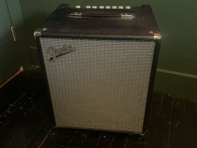 Fender Rumble Bass Amplifier - Great Condition, Perfect for Practice & Gigs