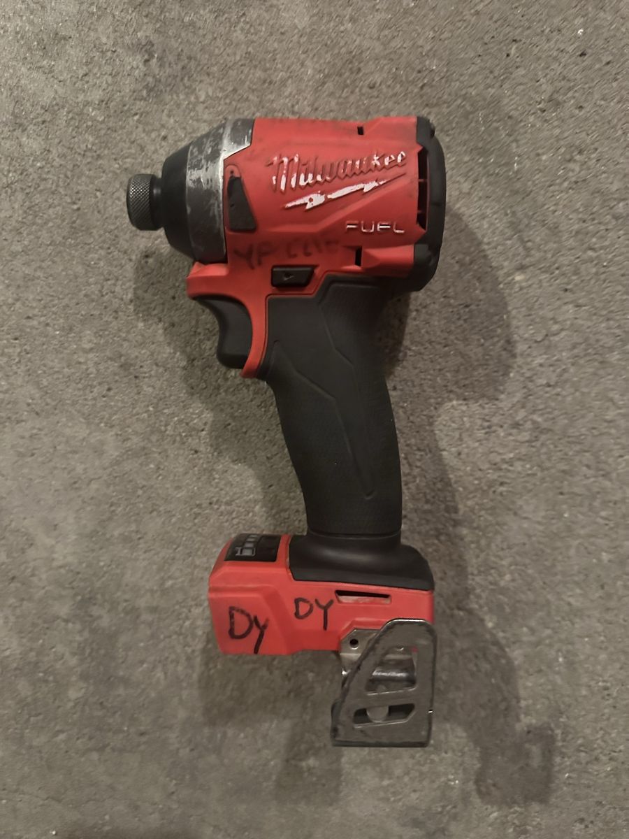 Milwaukee M18 FUEL 18V Lithium-Ion Brushless Cordless 1/4 in Hex Impact Driver (3rd Generation)