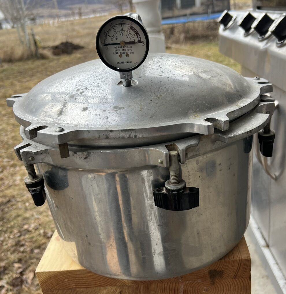 Solid Aluminum Canning Pressure Cooker With Guage