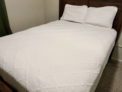 Nicole Miller White Queen Quilt Set with Matching Shams