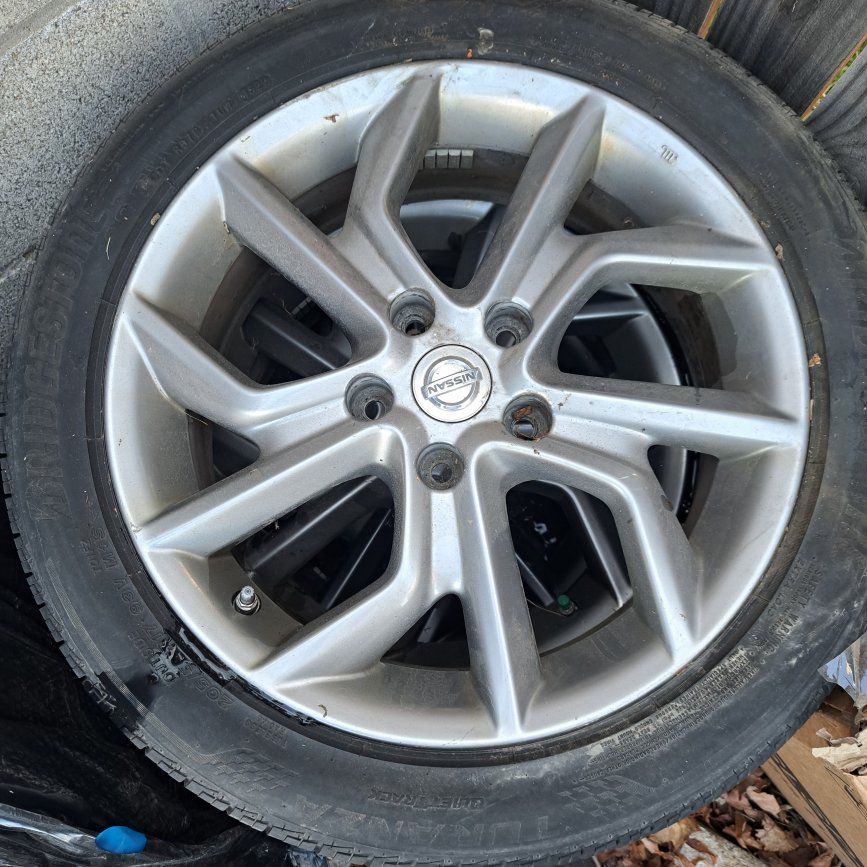 Bridgestone (4)205/50/17 Tires and rims