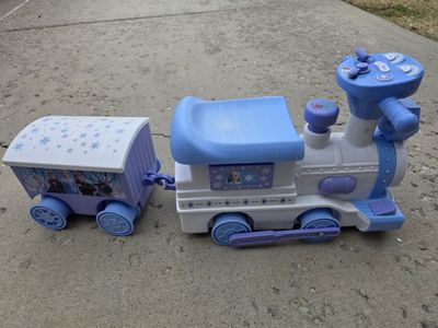 Elsa train with tracks