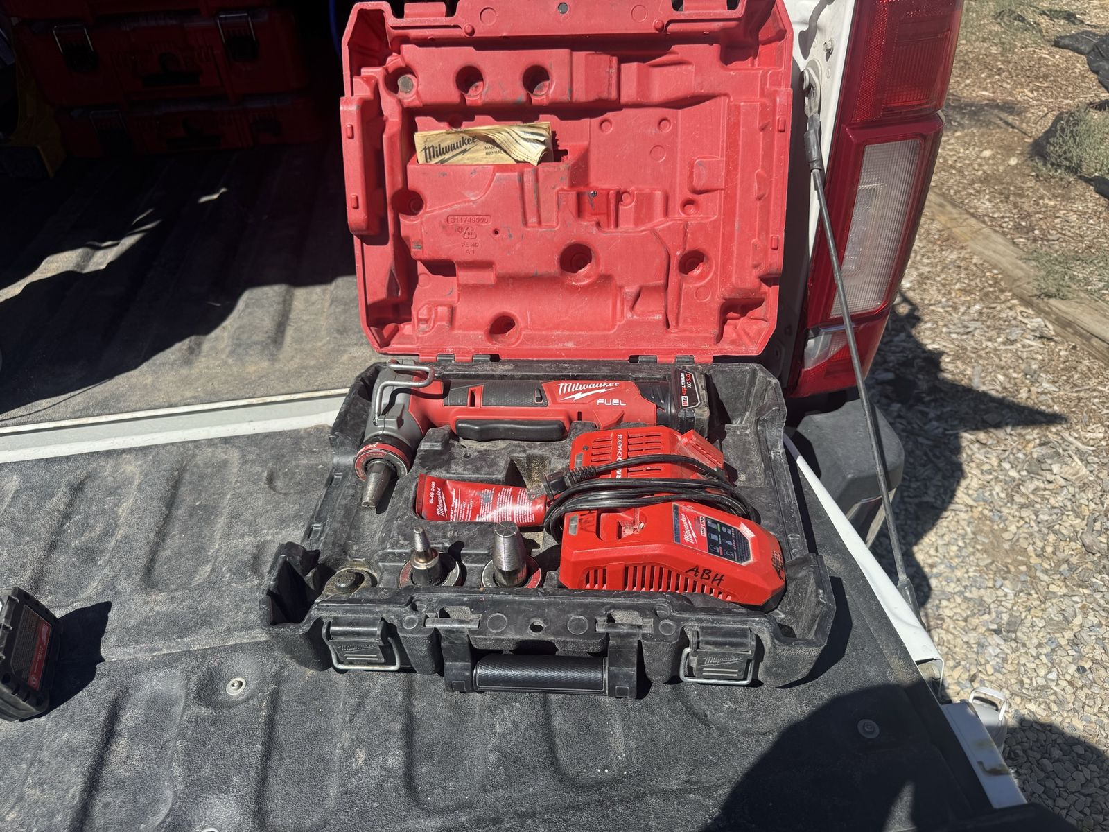 Milwaukee Fuel Expansion Tool Kit 1/2" - 1" with Charger and Case