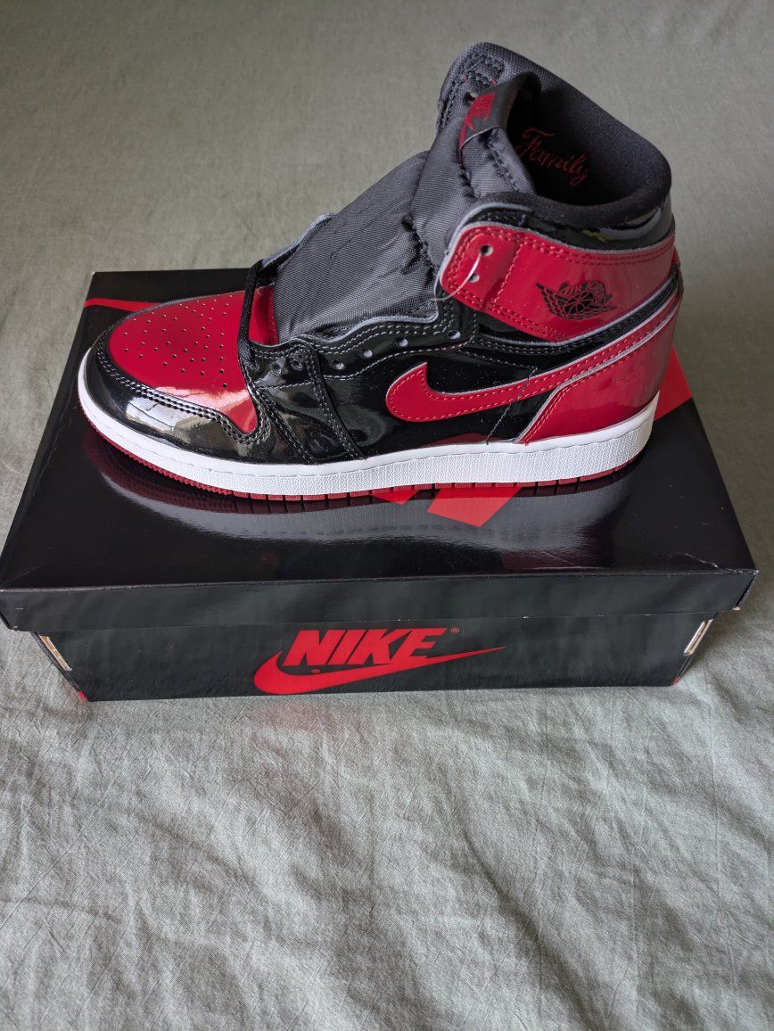 JORDAN 1 PATENT BRED SIZE 5.5Y/7W