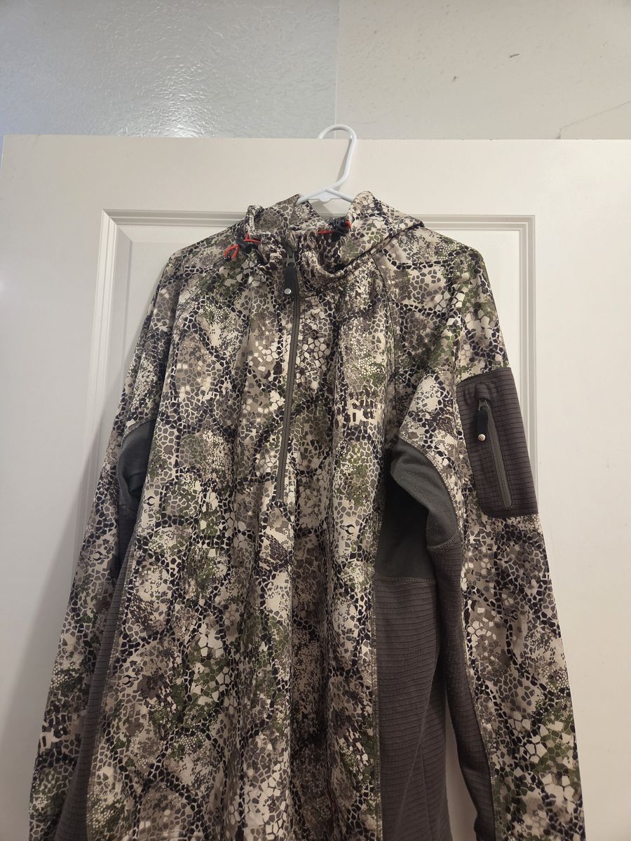 Badlands camo flex hoodie