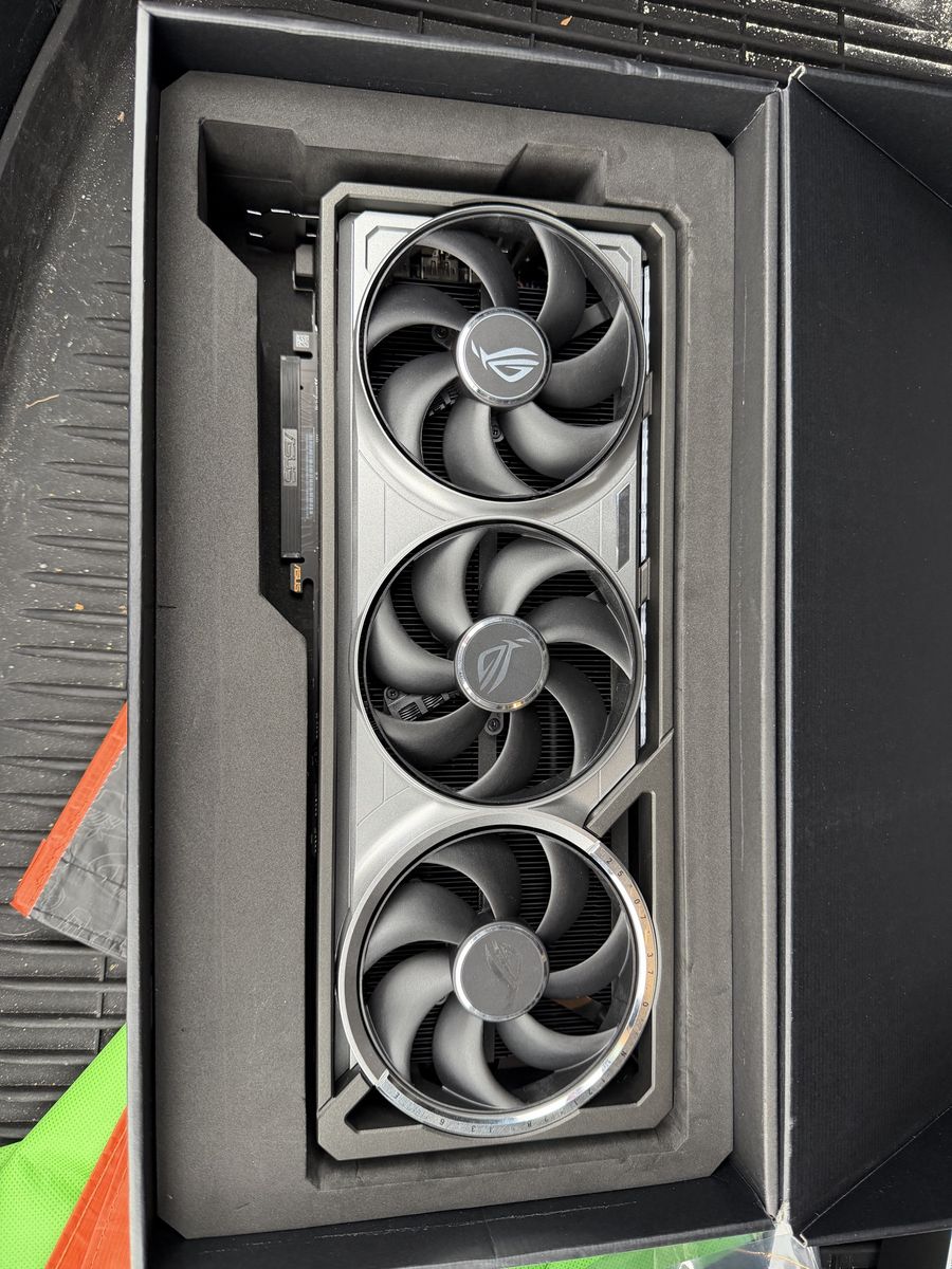 ASUS ROG Strix 5080 OC Graphics Card 