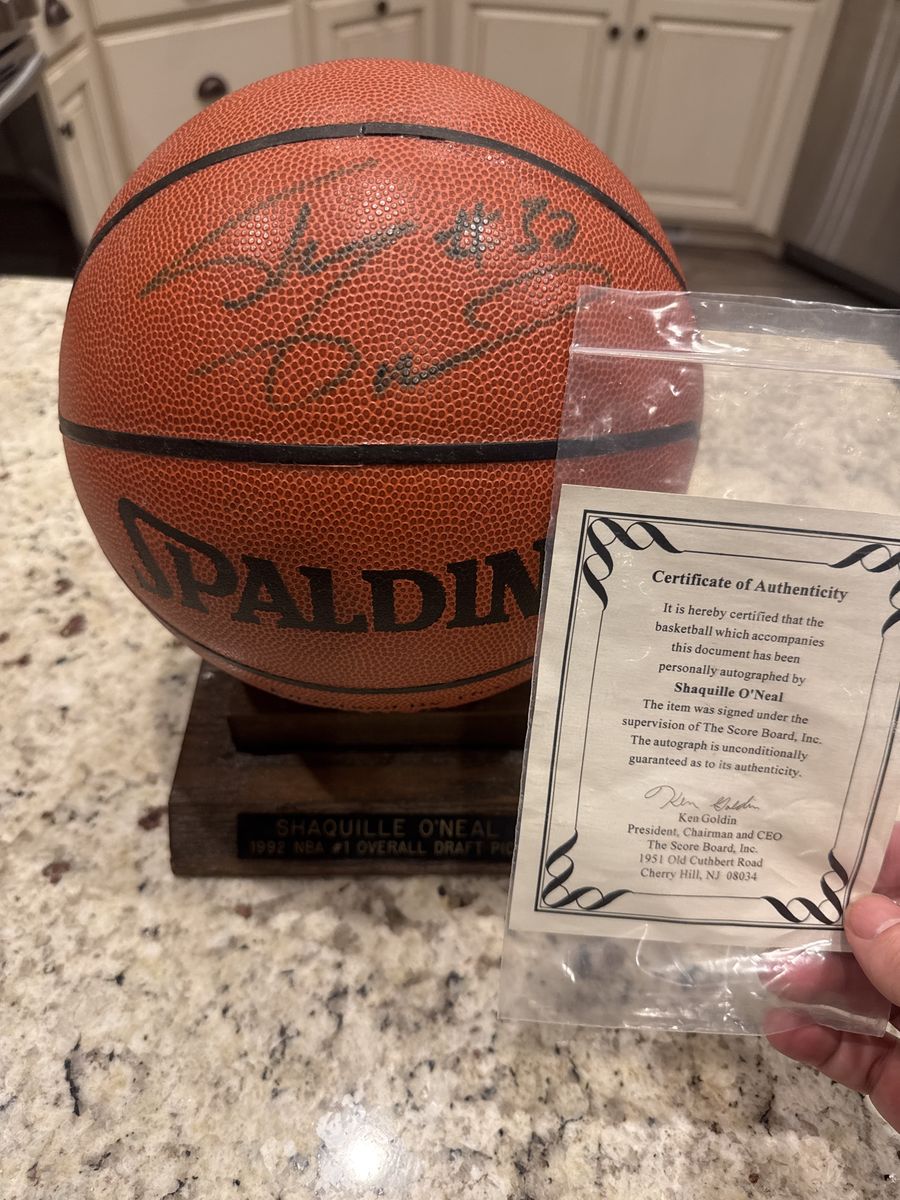 Shaquille O’Neal signed COA basketball